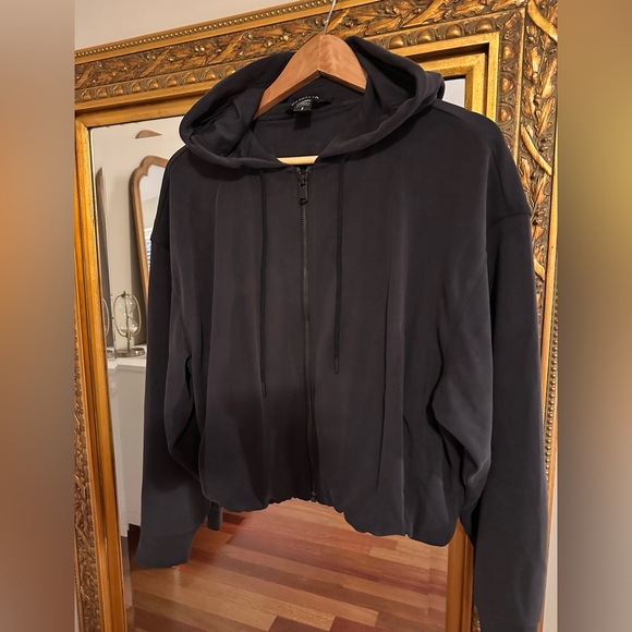 Athleta Cropped Zip Hoodie Jacket
Adorable and super soft - Picture 2 of 4